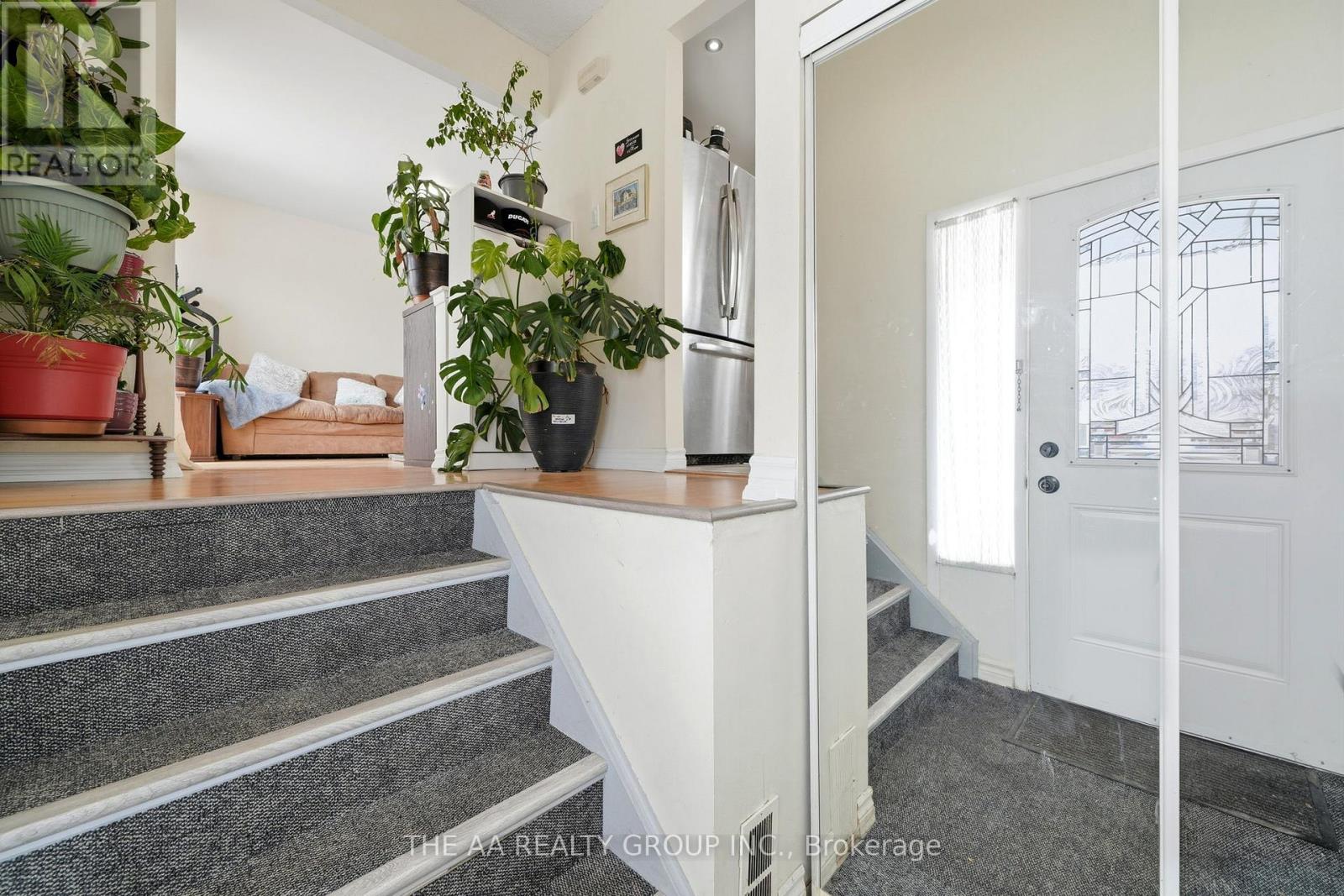 155 Britannia Avenue, Bradford West Gwillimbury, Ontario  L3Z 1A4 - Photo 11 - N12889668