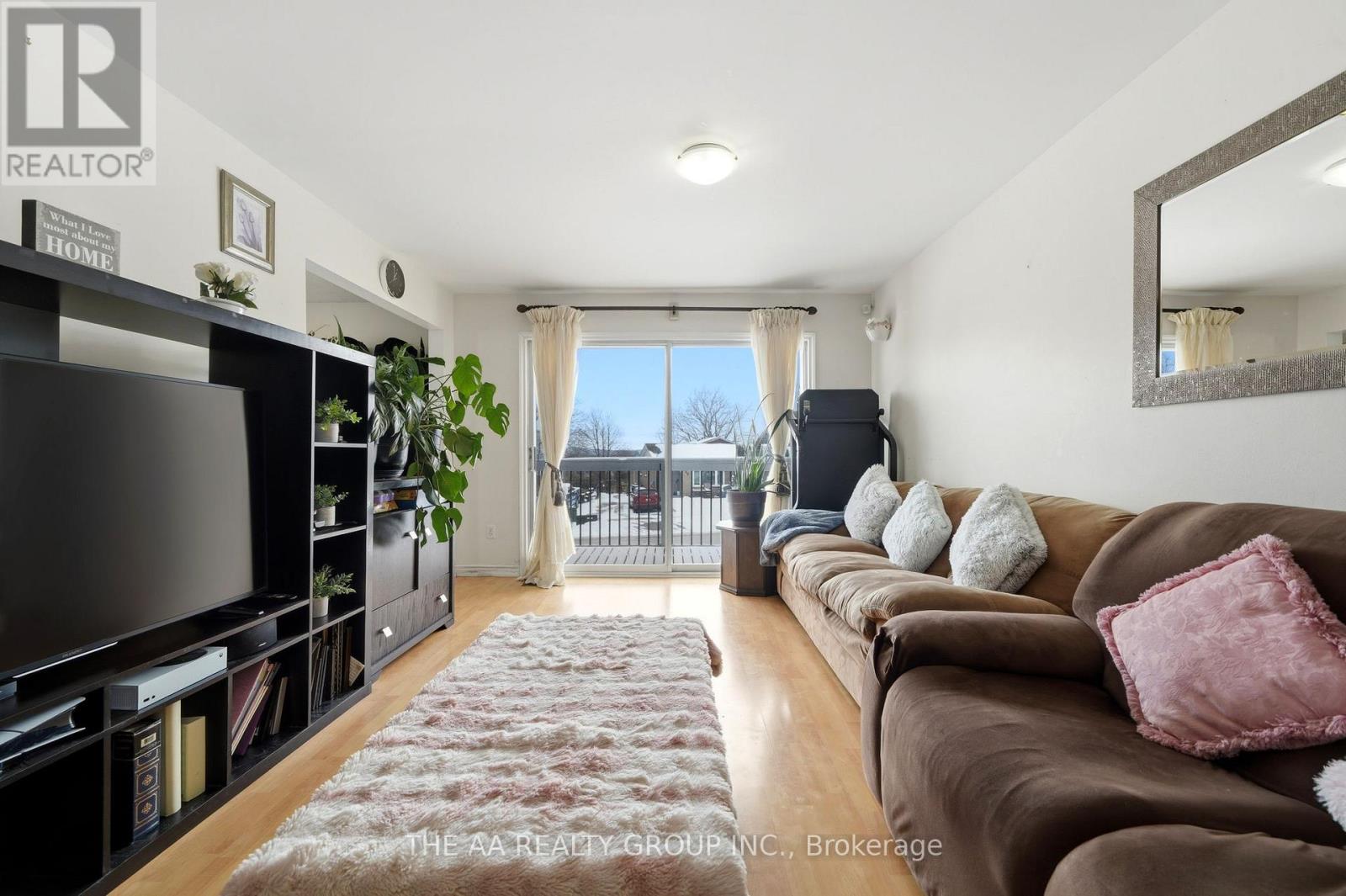 155 Britannia Avenue, Bradford West Gwillimbury, Ontario  L3Z 1A4 - Photo 8 - N12889668