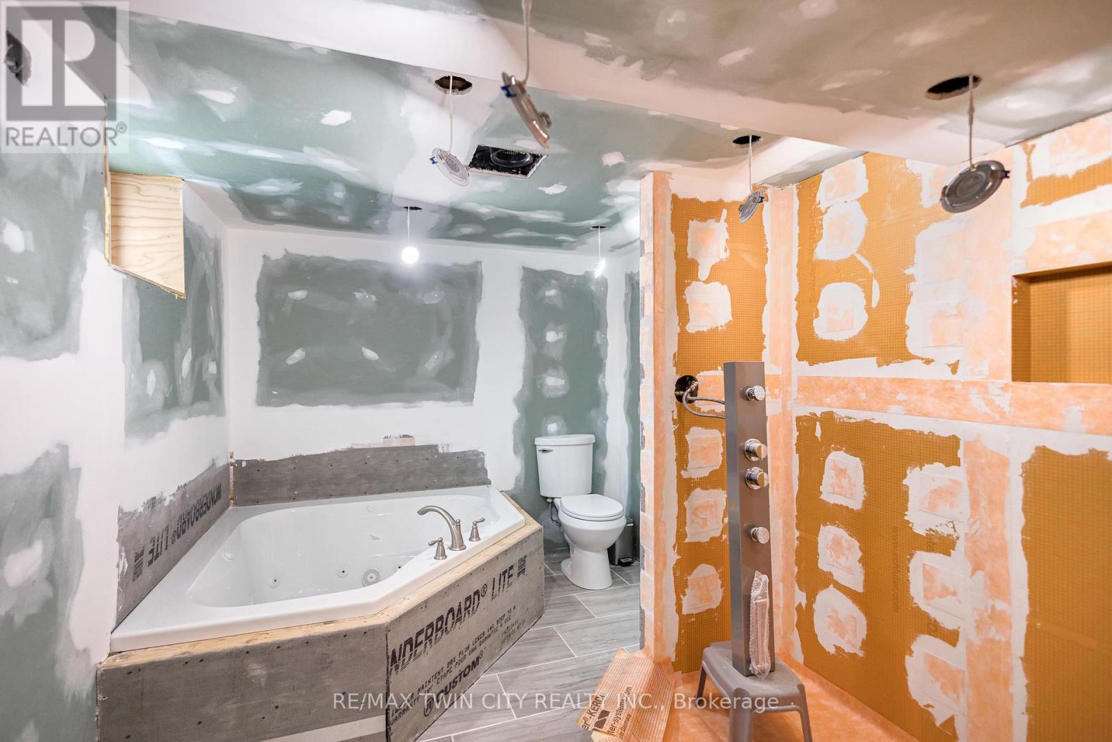 453 Glancaster Road, Hamilton, Ontario  L0R 1W0 - Photo 29 - X12796154