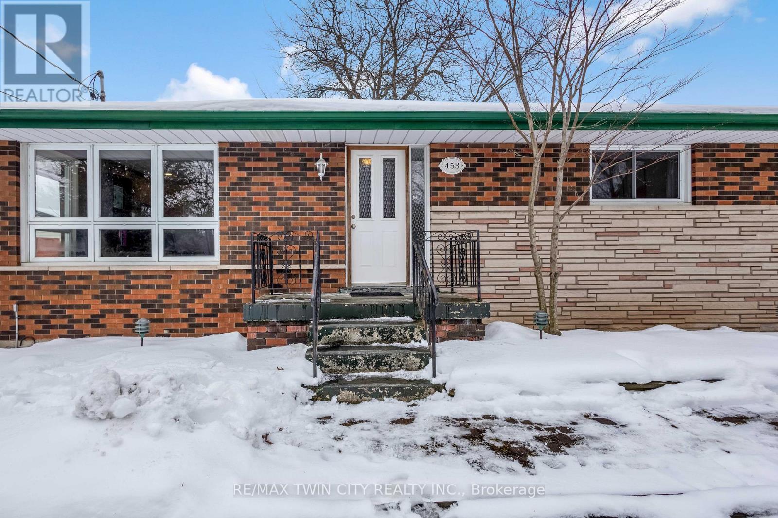 453 Glancaster Road, Hamilton, Ontario  L0R 1W0 - Photo 3 - X12796154