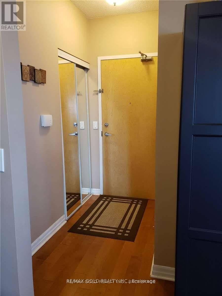 2102 - 220 BURNHAMTHORPE ROAD, Mississauga, Ontario