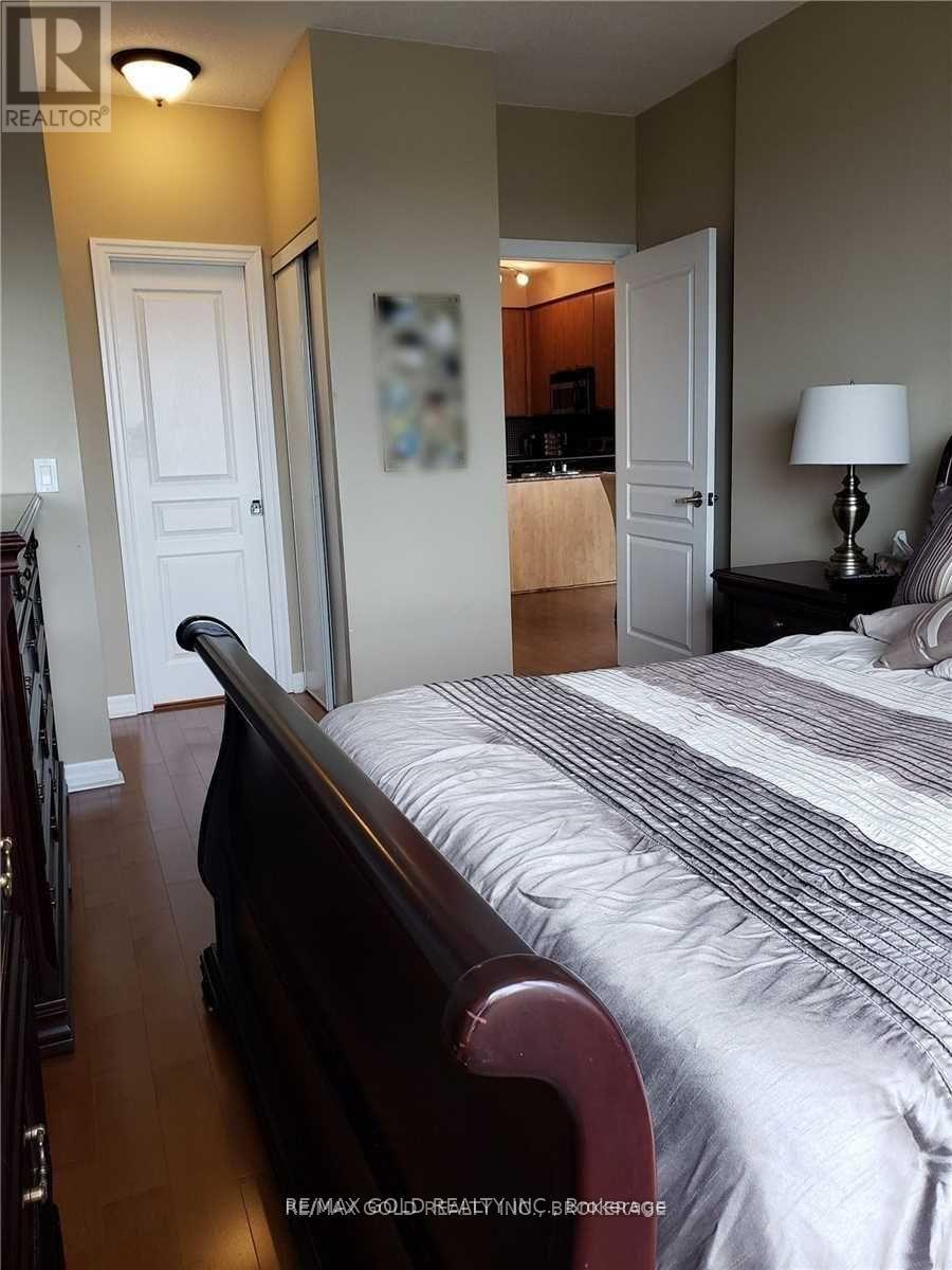 2102 - 220 Burnhamthorpe Road, Mississauga, Ontario  L5B 4N4 - Photo 18 - W12889688