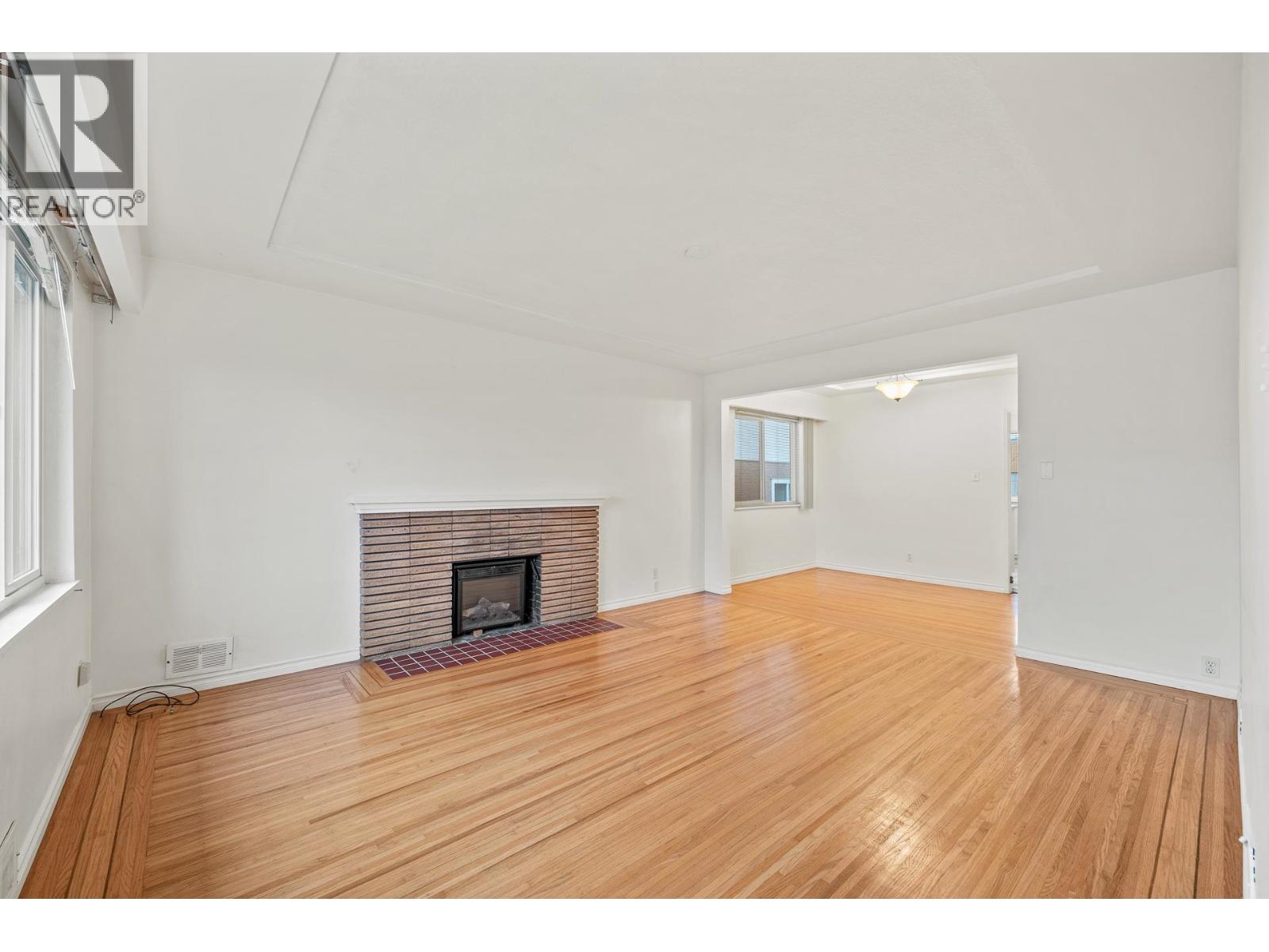 4644 Union Street, Burnaby, British Columbia  V5C 2Y3 - Photo 5 - R3100379