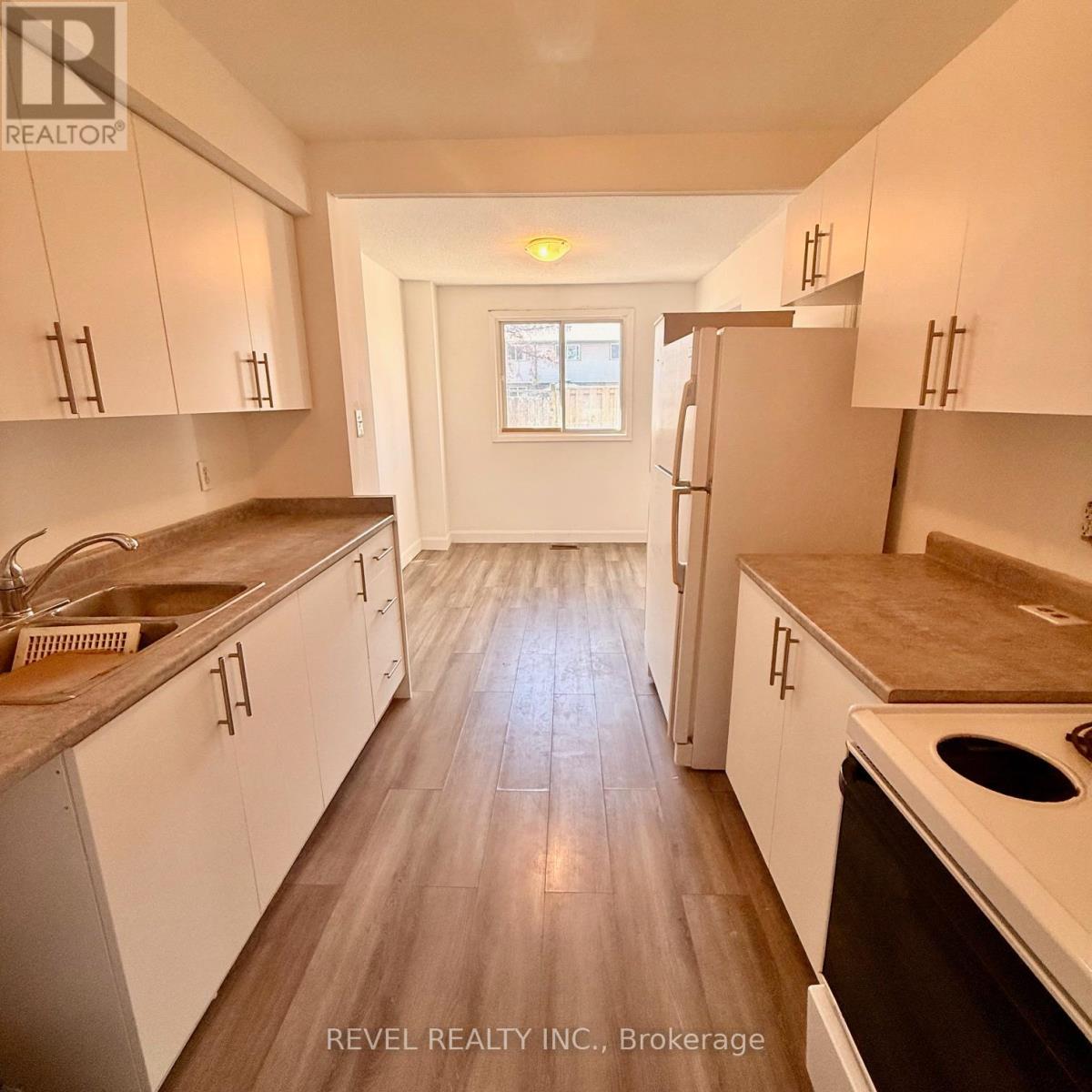 873 Southdale Road E, London South (South Y), Ontario  N6E 1V7 - Photo 14 - X12889716