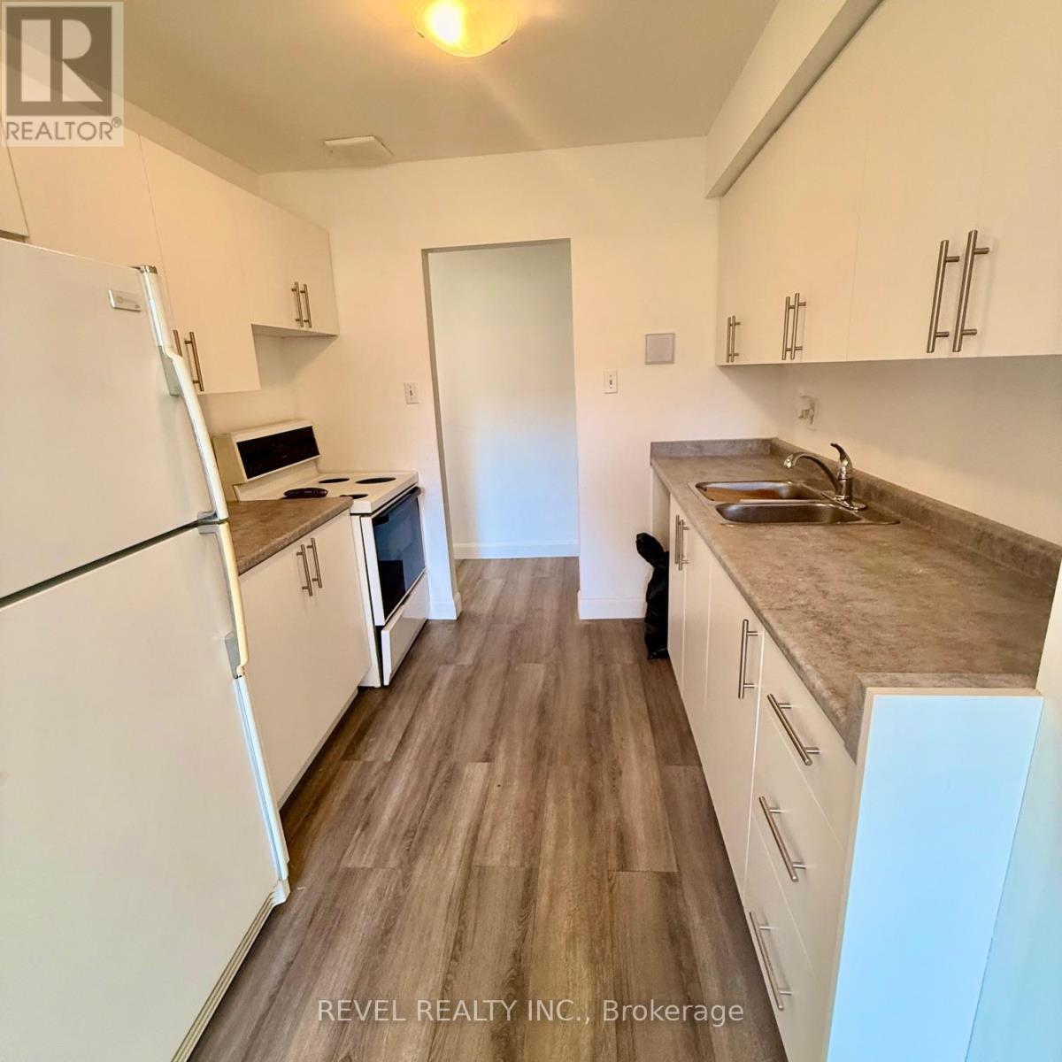 873 Southdale Road E, London South (South Y), Ontario  N6E 1V7 - Photo 15 - X12889716