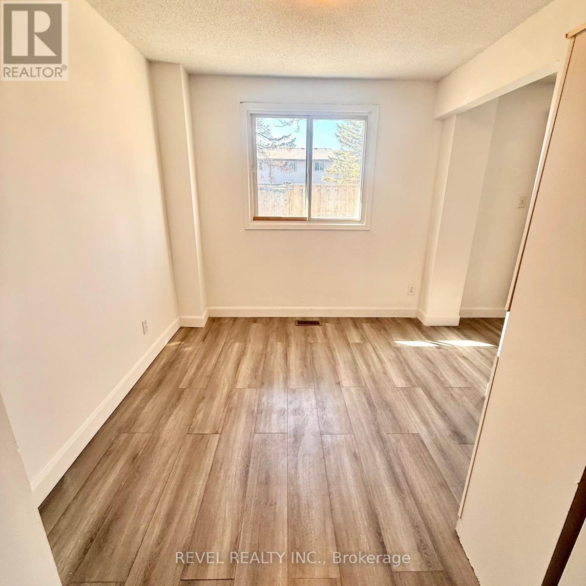 873 Southdale Road E, London South (South Y), Ontario  N6E 1V7 - Photo 17 - X12889716