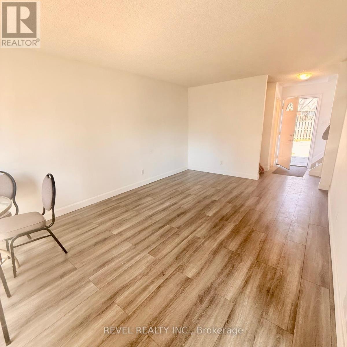 873 Southdale Road E, London South (South Y), Ontario  N6E 1V7 - Photo 6 - X12889716