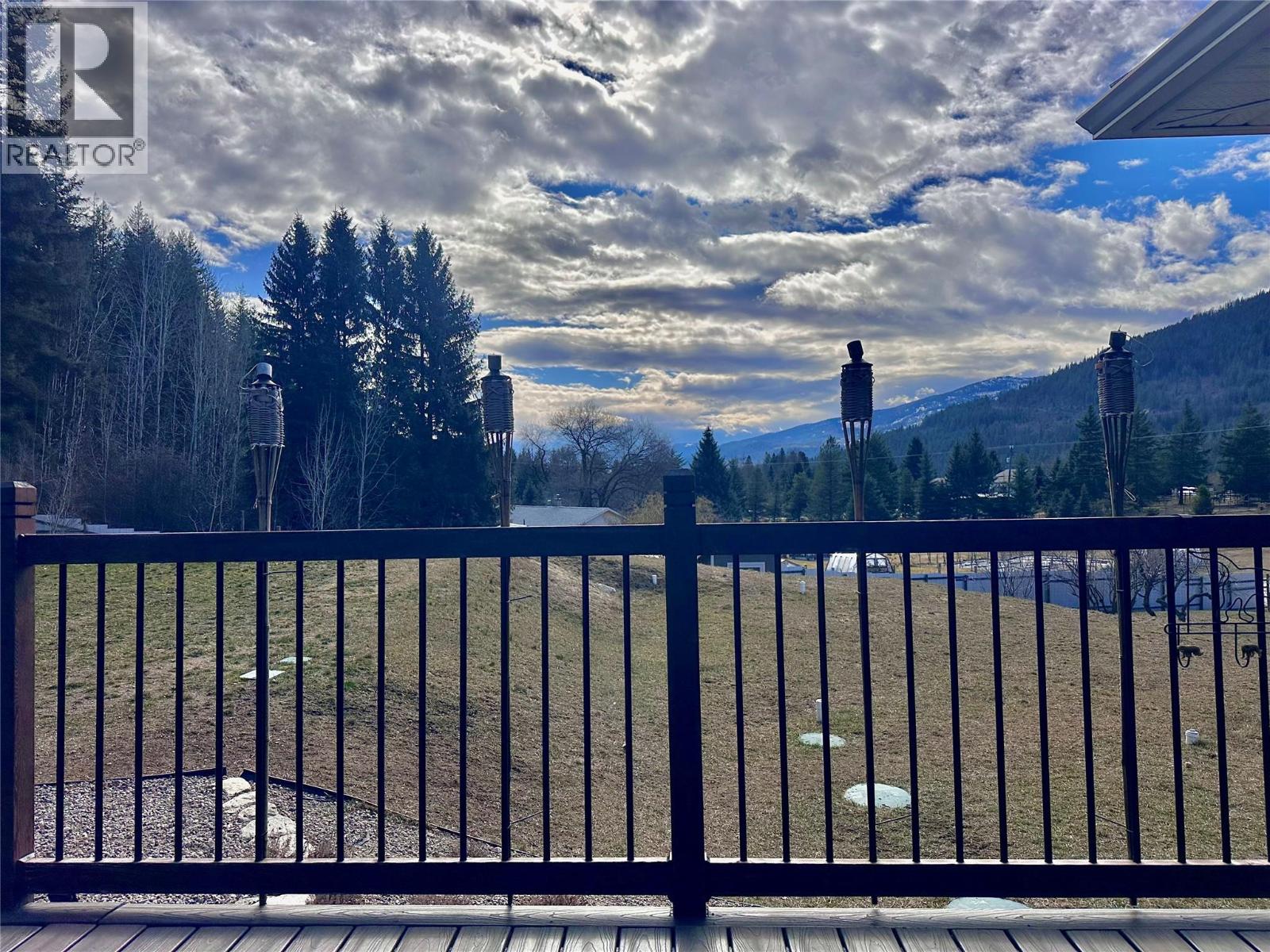 1953 Sandy Road, Castlegar, British Columbia  V1N 4T1 - Photo 66 - 10379009