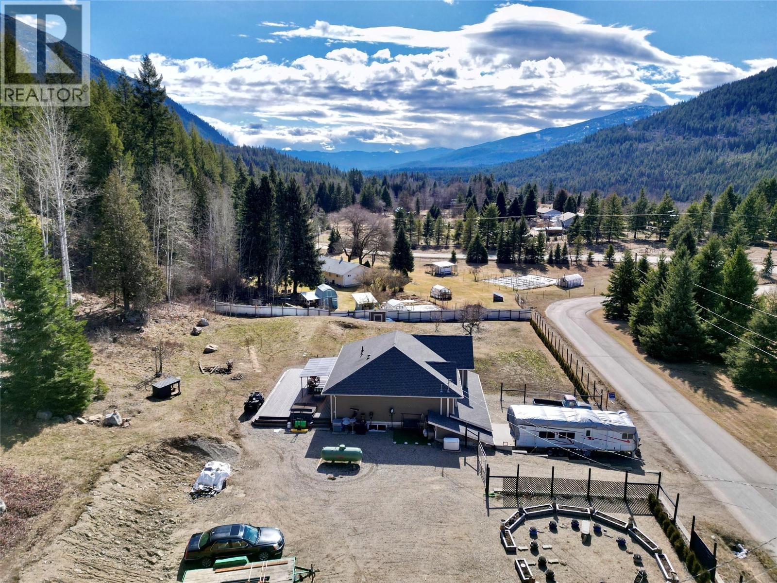 1953 Sandy Road, Castlegar, British Columbia  V1N 4T1 - Photo 72 - 10379009