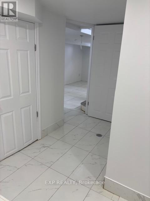 Lower - 304 Frontenac Avenue S, Ottawa, Ontario  K1L 6K9 - Photo 4 - X12889708