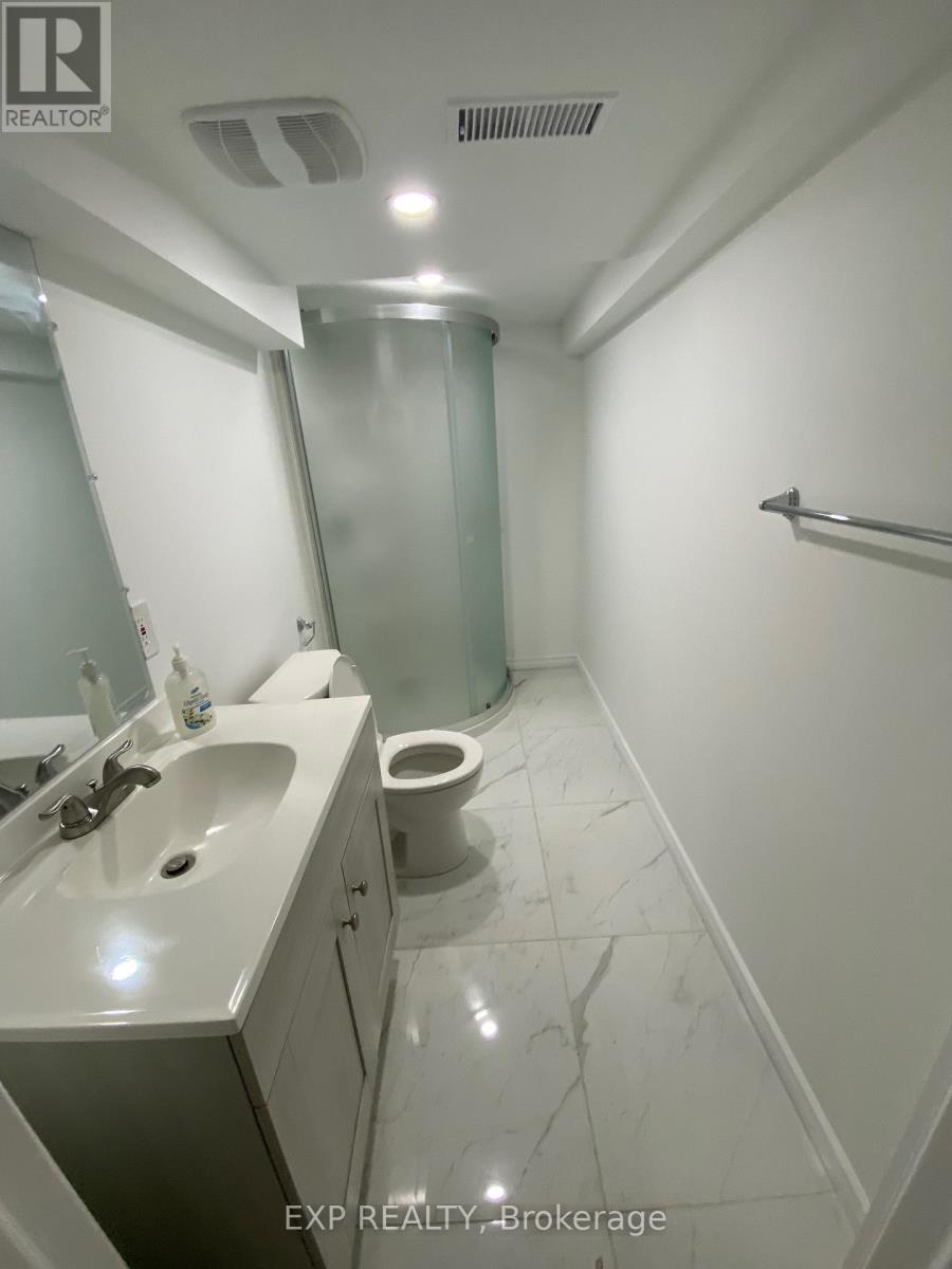 Lower - 304 Frontenac Avenue S, Ottawa, Ontario  K1L 6K9 - Photo 9 - X12889708