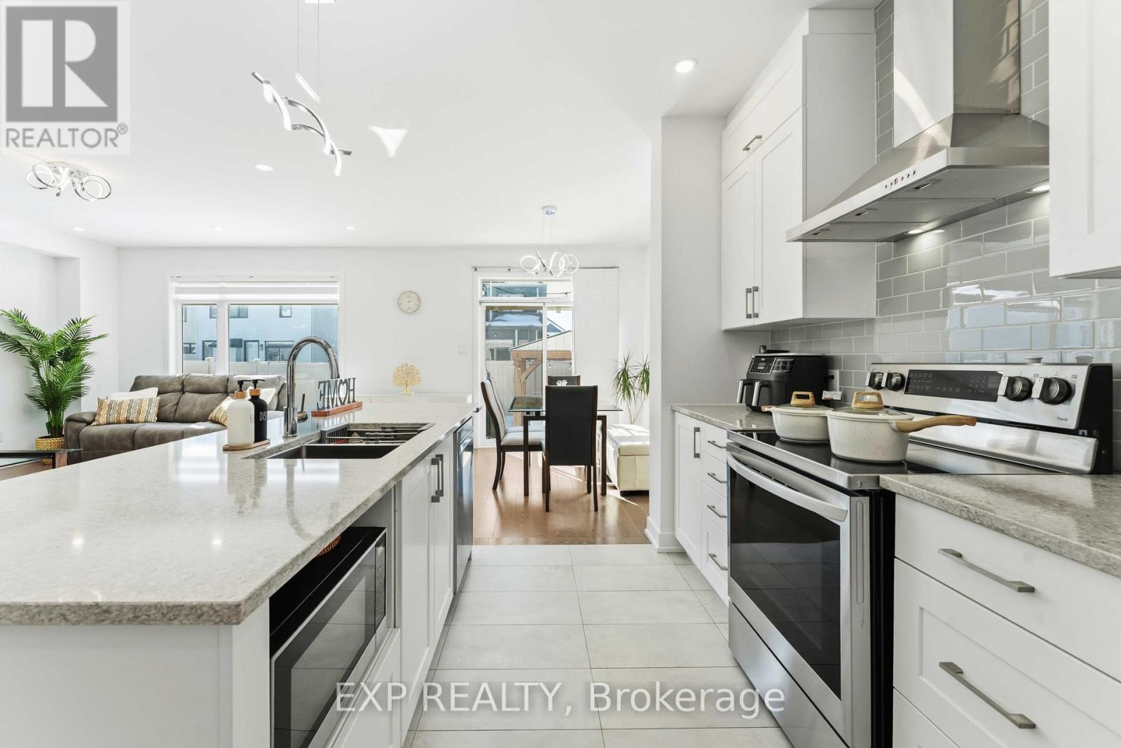 609 Putney Crescent, Ottawa, Ontario  K2S 2N6 - Photo 17 - X12845676