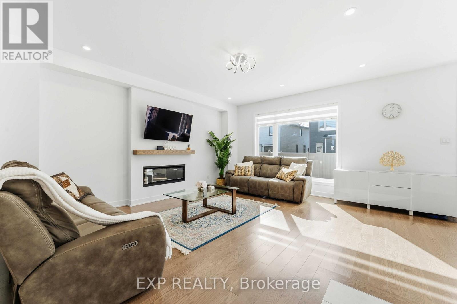 609 Putney Crescent, Ottawa, Ontario  K2S 2N6 - Photo 8 - X12845676