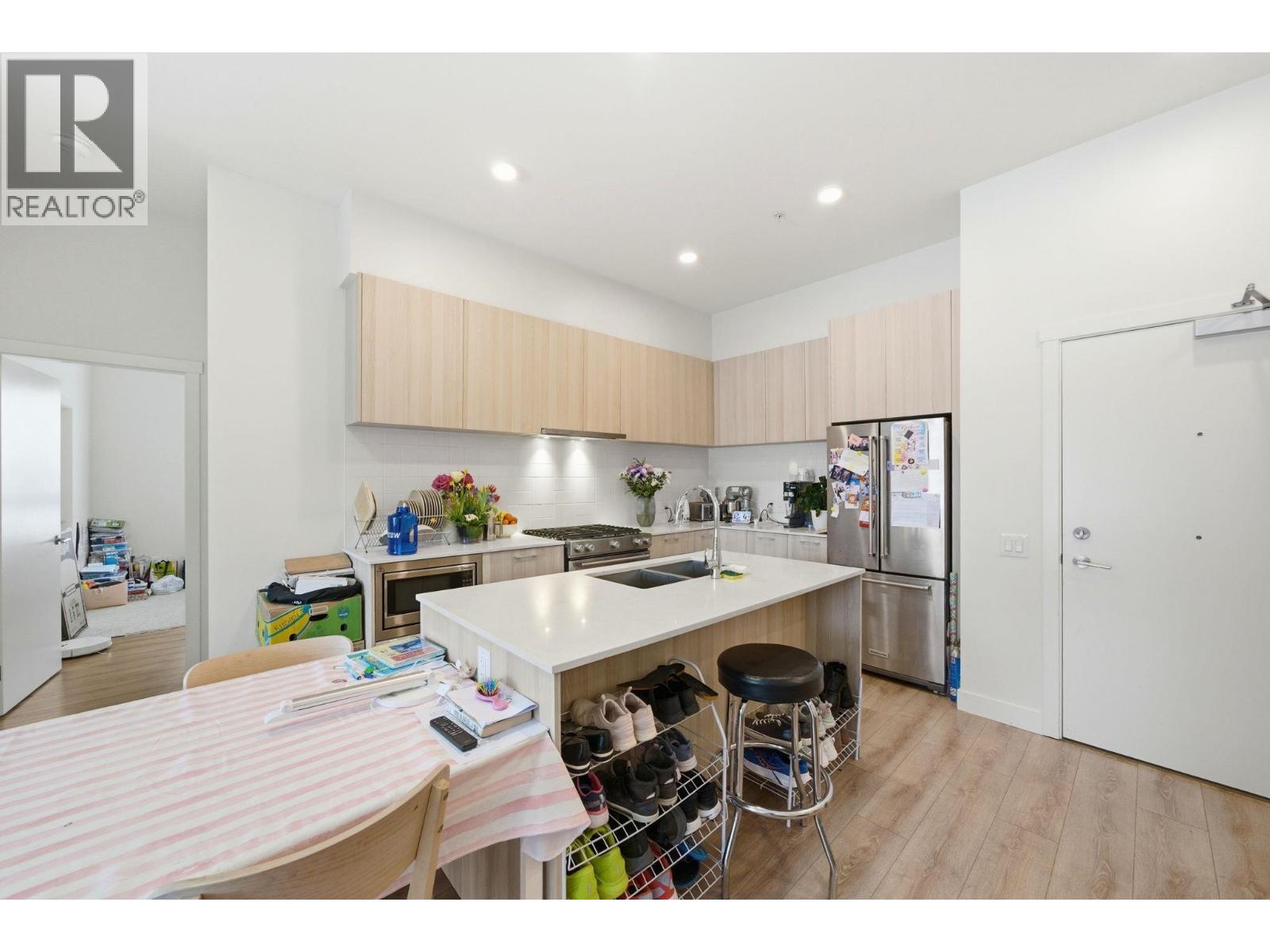 408 721 Anskar Court, Coquitlam, British Columbia  V3J 0L4 - Photo 3 - R3100432