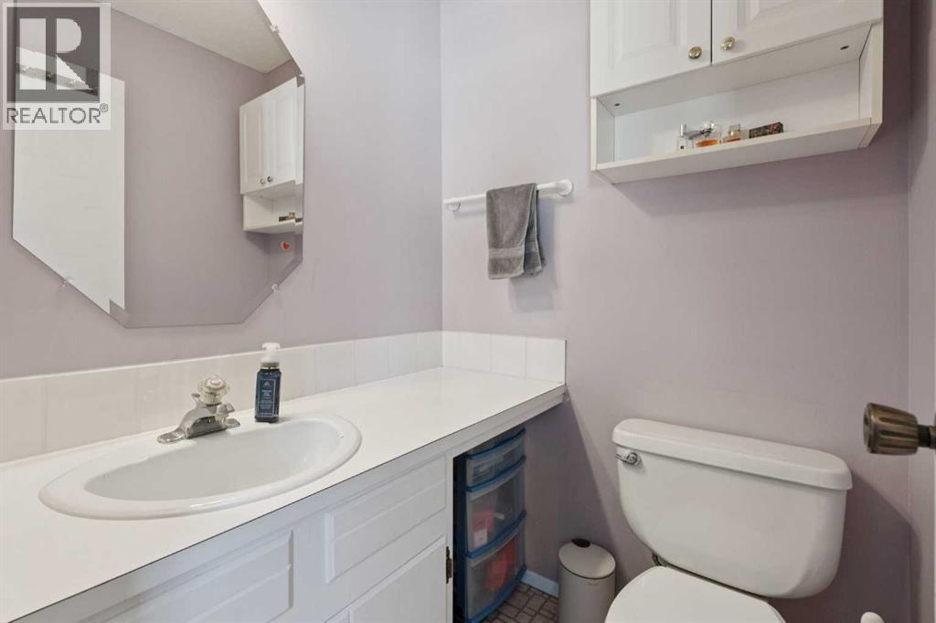 9724 Oakhill Drive Sw, Calgary, Alberta  T2V 3W5 - Photo 19 - A2290571