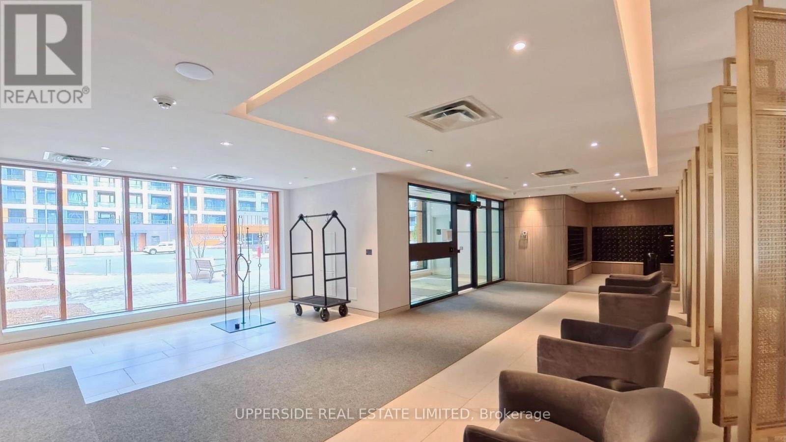 C504 - 8 Beverley Glen Boulevard, Vaughan, Ontario L6A 0M6 - Photo 2 - N12746634