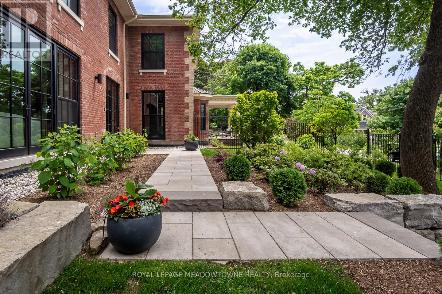 57 Victoria Street, Milton, Ontario L9T 1S6 - Photo 30 - W12887846