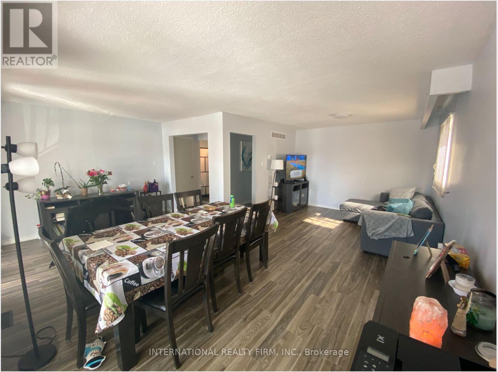 (Main) - 43 Quaker Ridge Road, Vaughan, Ontario  L4K 2E5 - Photo 3 - N12889700