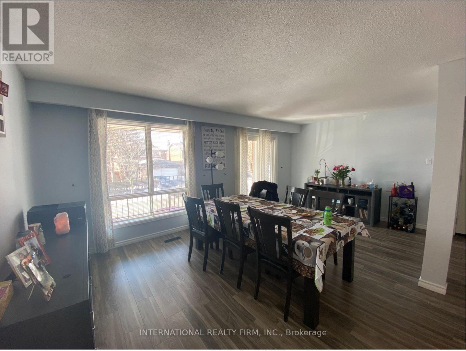 (Main) - 43 Quaker Ridge Road, Vaughan, Ontario  L4K 2E5 - Photo 4 - N12889700