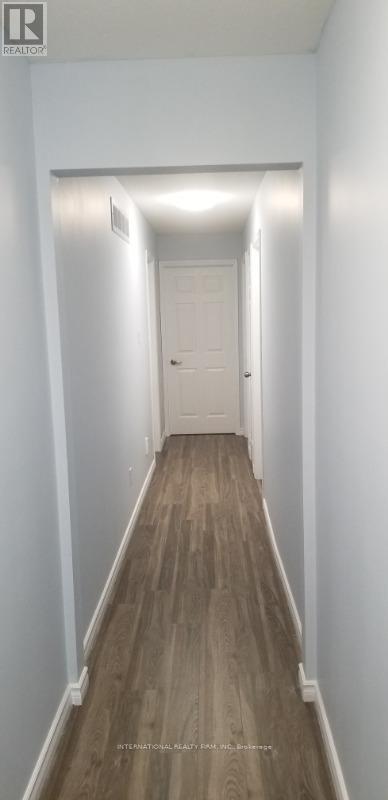 (Main) - 43 Quaker Ridge Road, Vaughan, Ontario  L4K 2E5 - Photo 5 - N12889700