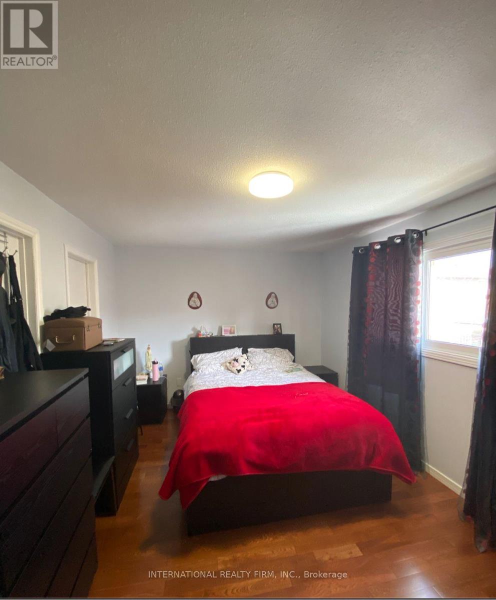 (Main) - 43 Quaker Ridge Road, Vaughan, Ontario  L4K 2E5 - Photo 7 - N12889700