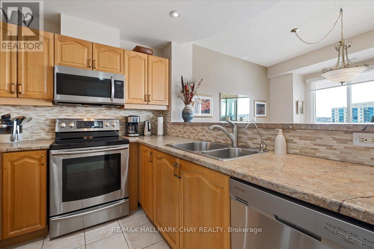 1404 - 2 Toronto Street, Barrie (City Centre), Ontario  L4N 9R2 - Photo 13 - S12889694