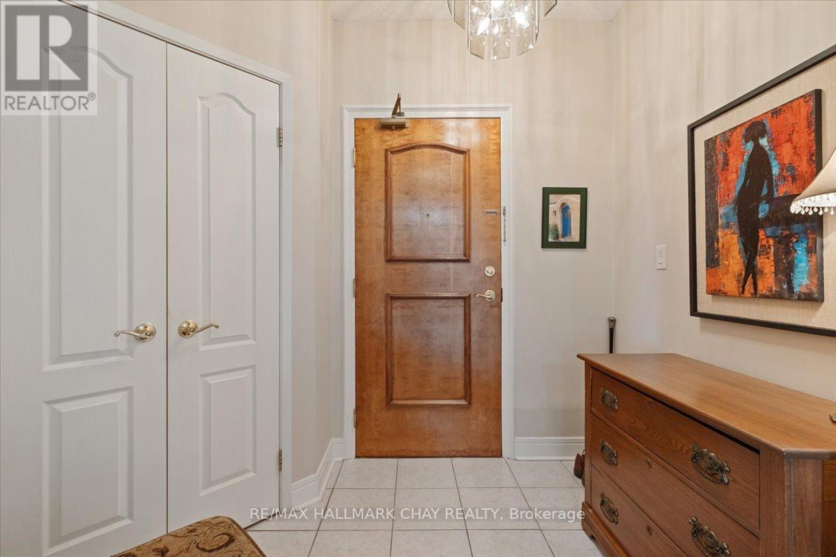 1404 - 2 Toronto Street, Barrie (City Centre), Ontario  L4N 9R2 - Photo 8 - S12889694