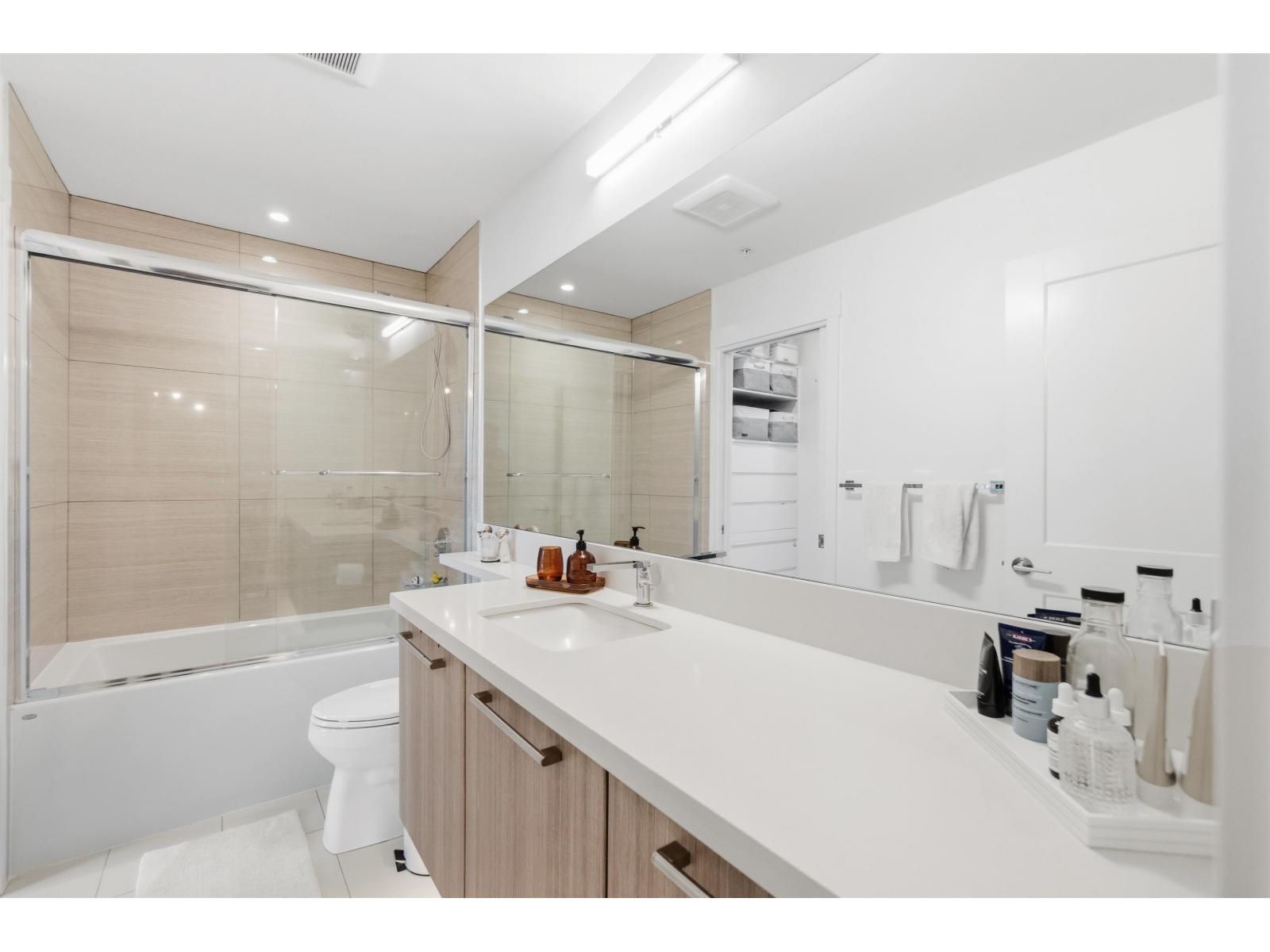 313 14022 North Bluff Road, White Rock, British Columbia  V4B 0B7 - Photo 8 - R3099682