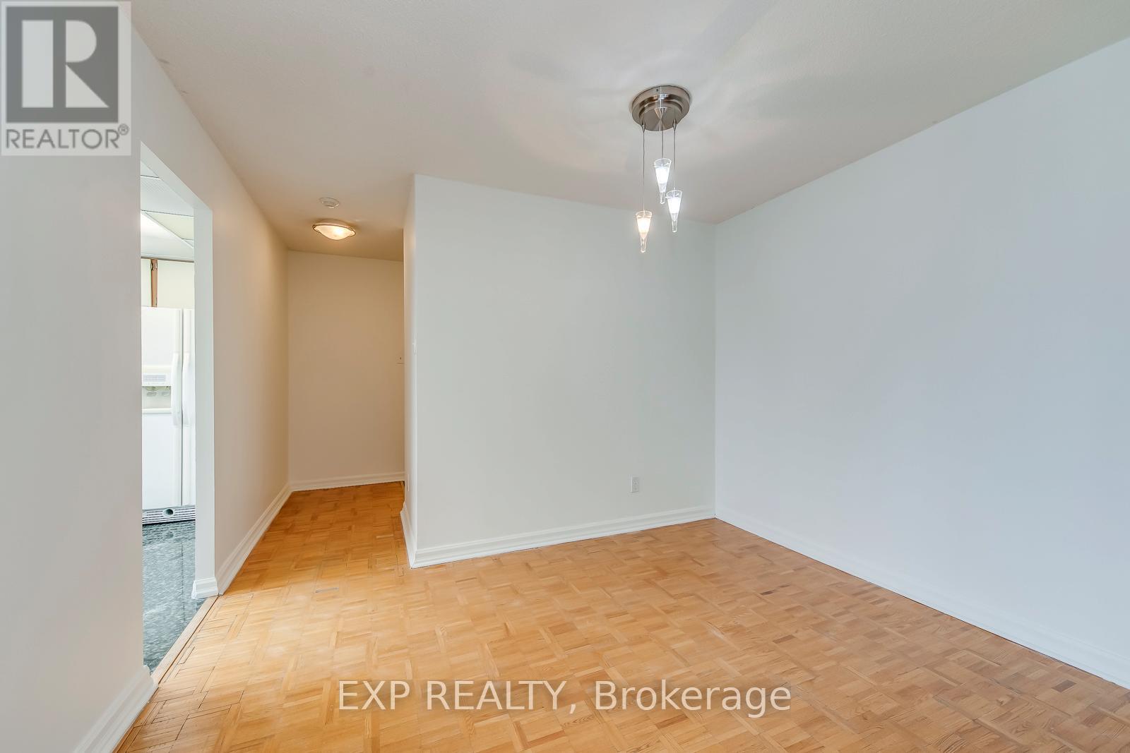 1705 - 3700 Kaneff Crescent, Mississauga, Ontario  L5A 4B8 - Photo 18 - W12889698