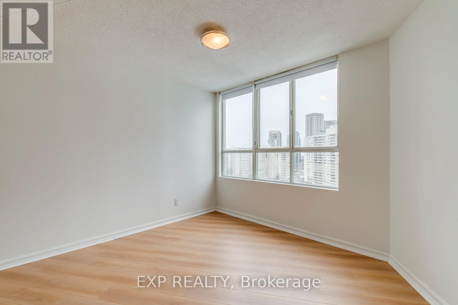 1705 - 3700 Kaneff Crescent, Mississauga, Ontario  L5A 4B8 - Photo 19 - W12889698