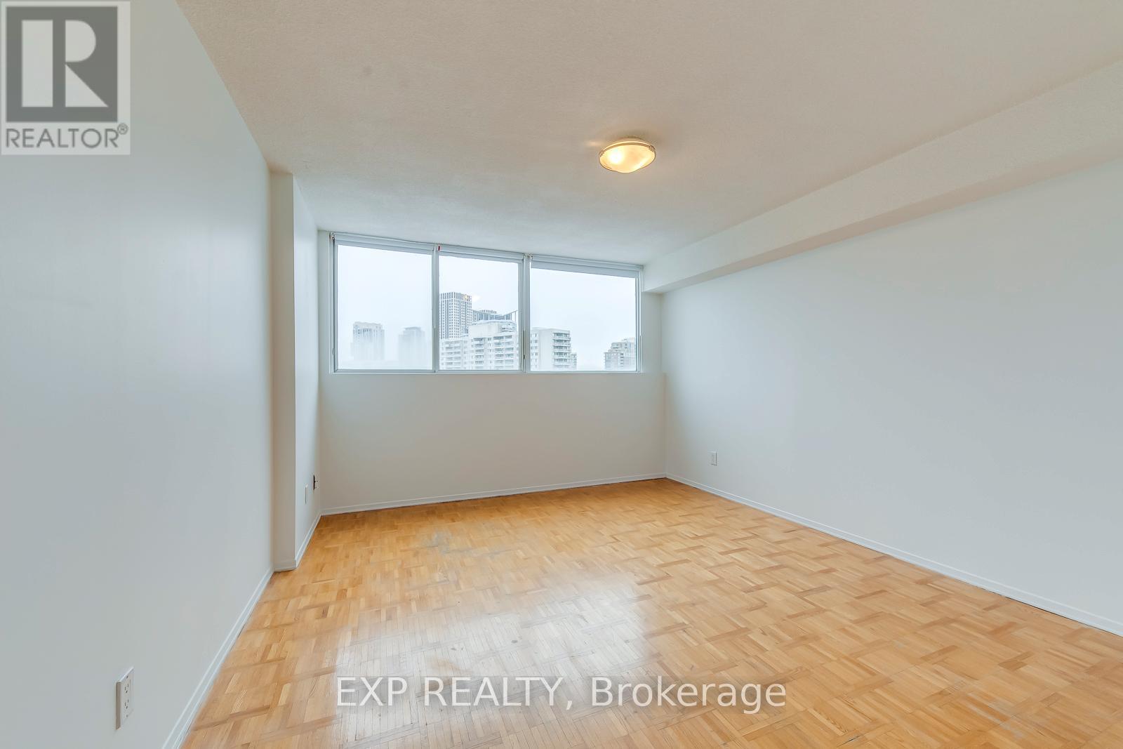 1705 - 3700 Kaneff Crescent, Mississauga, Ontario  L5A 4B8 - Photo 22 - W12889698