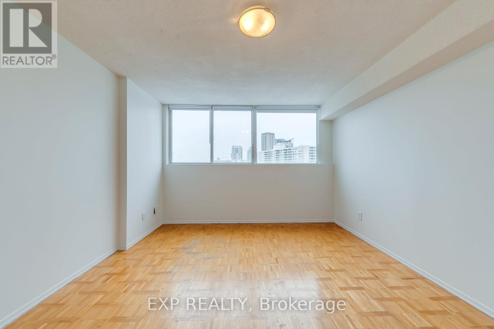 1705 - 3700 Kaneff Crescent, Mississauga, Ontario  L5A 4B8 - Photo 23 - W12889698