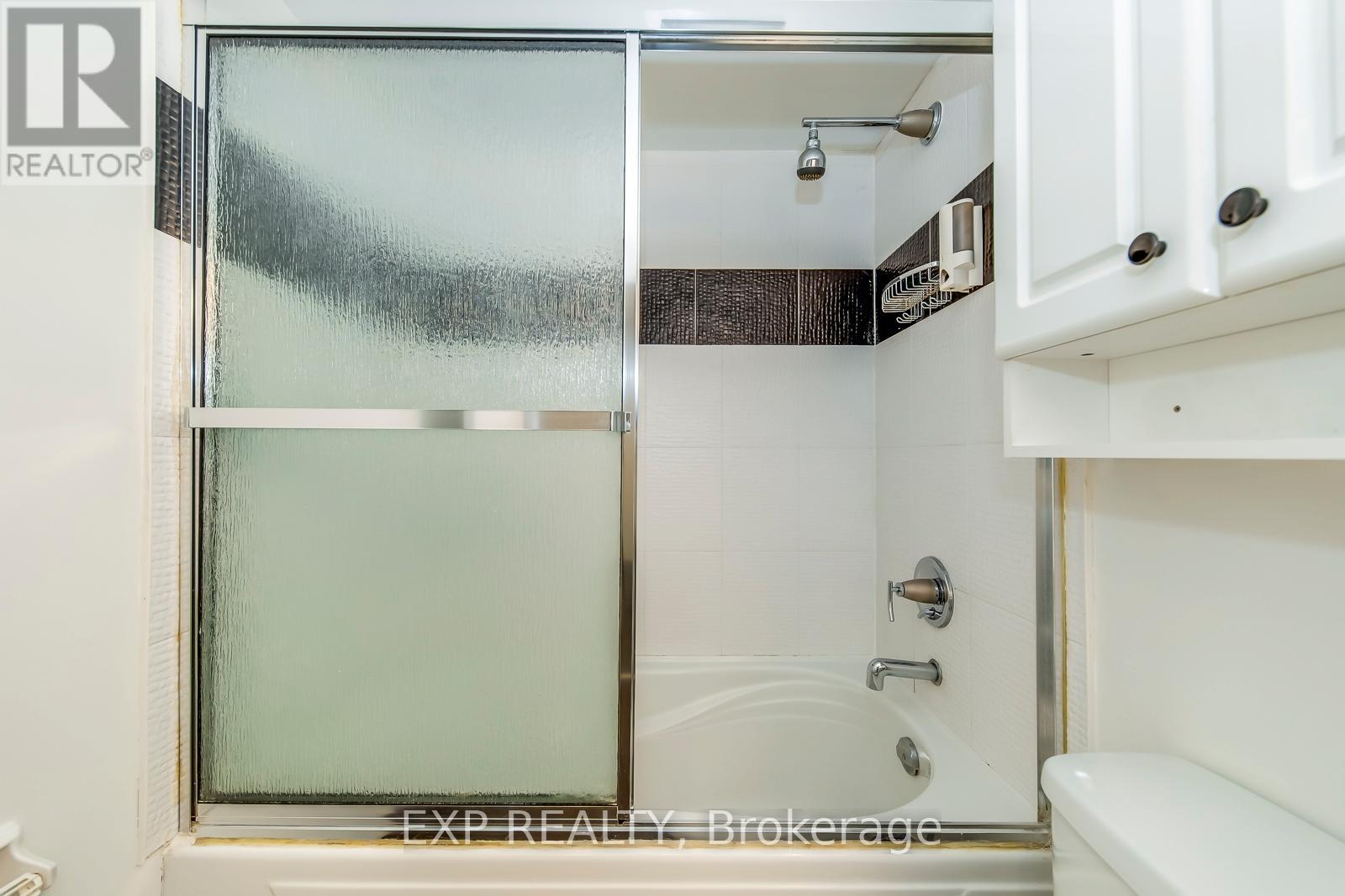 1705 - 3700 Kaneff Crescent, Mississauga, Ontario  L5A 4B8 - Photo 26 - W12889698