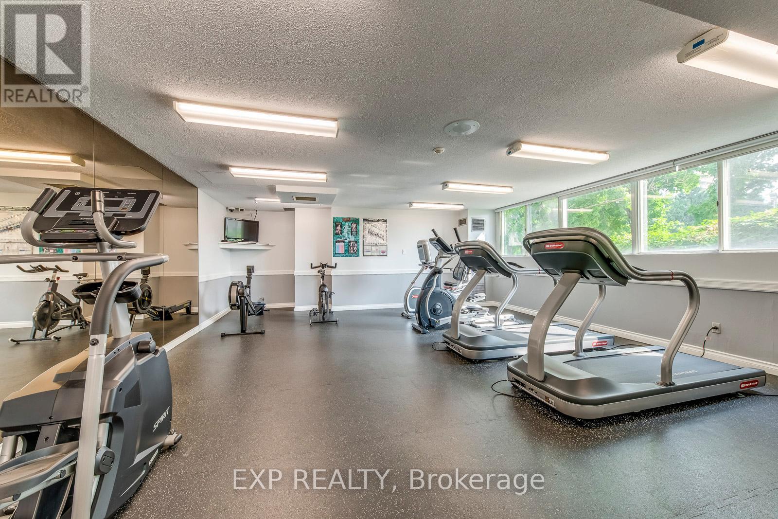 1705 - 3700 Kaneff Crescent, Mississauga, Ontario  L5A 4B8 - Photo 29 - W12889698