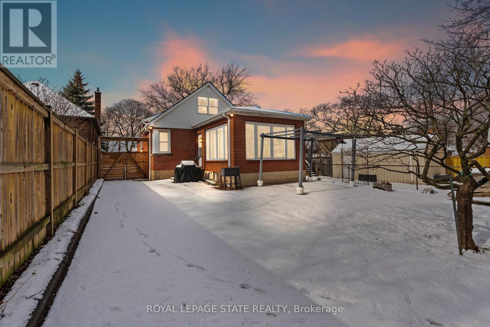 15 Millen Avenue, Hamilton, Ontario  L9A 2T5 - Photo 45 - X12889718