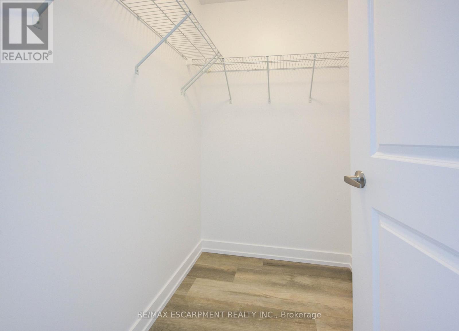 234 - 10 Mallard Trail, Hamilton, Ontario  L8B 2A7 - Photo 11 - X12889722