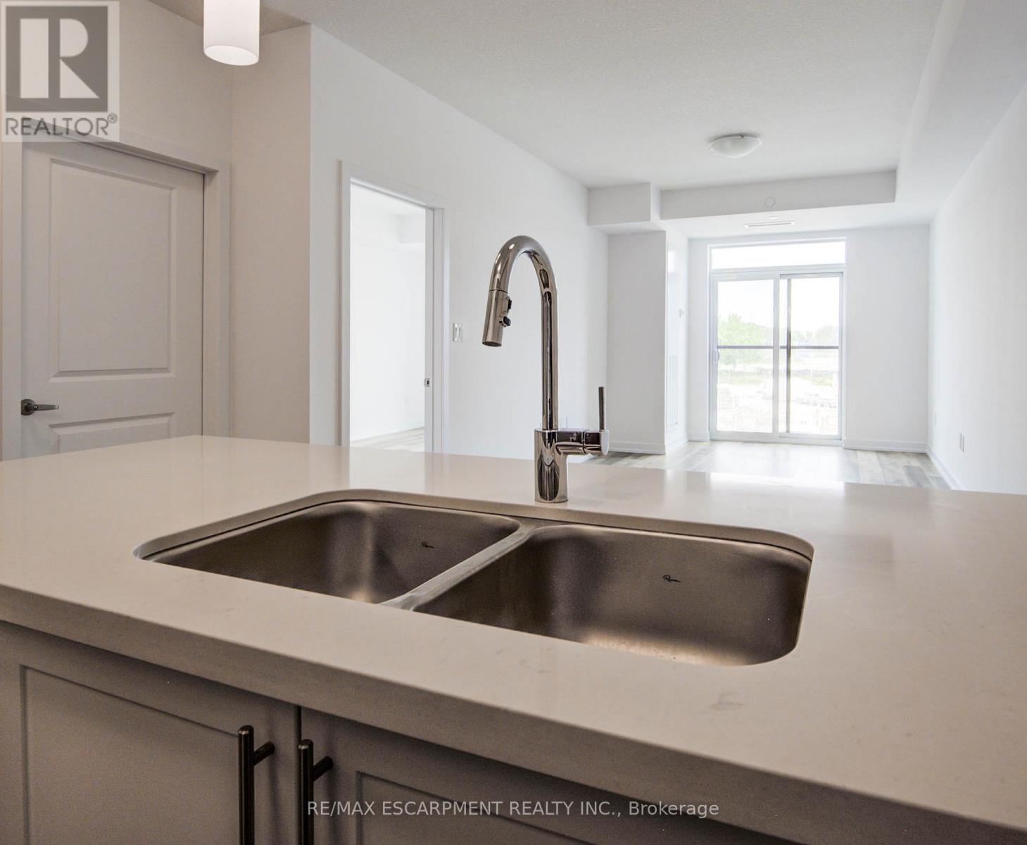 234 - 10 Mallard Trail, Hamilton, Ontario  L8B 2A7 - Photo 19 - X12889722