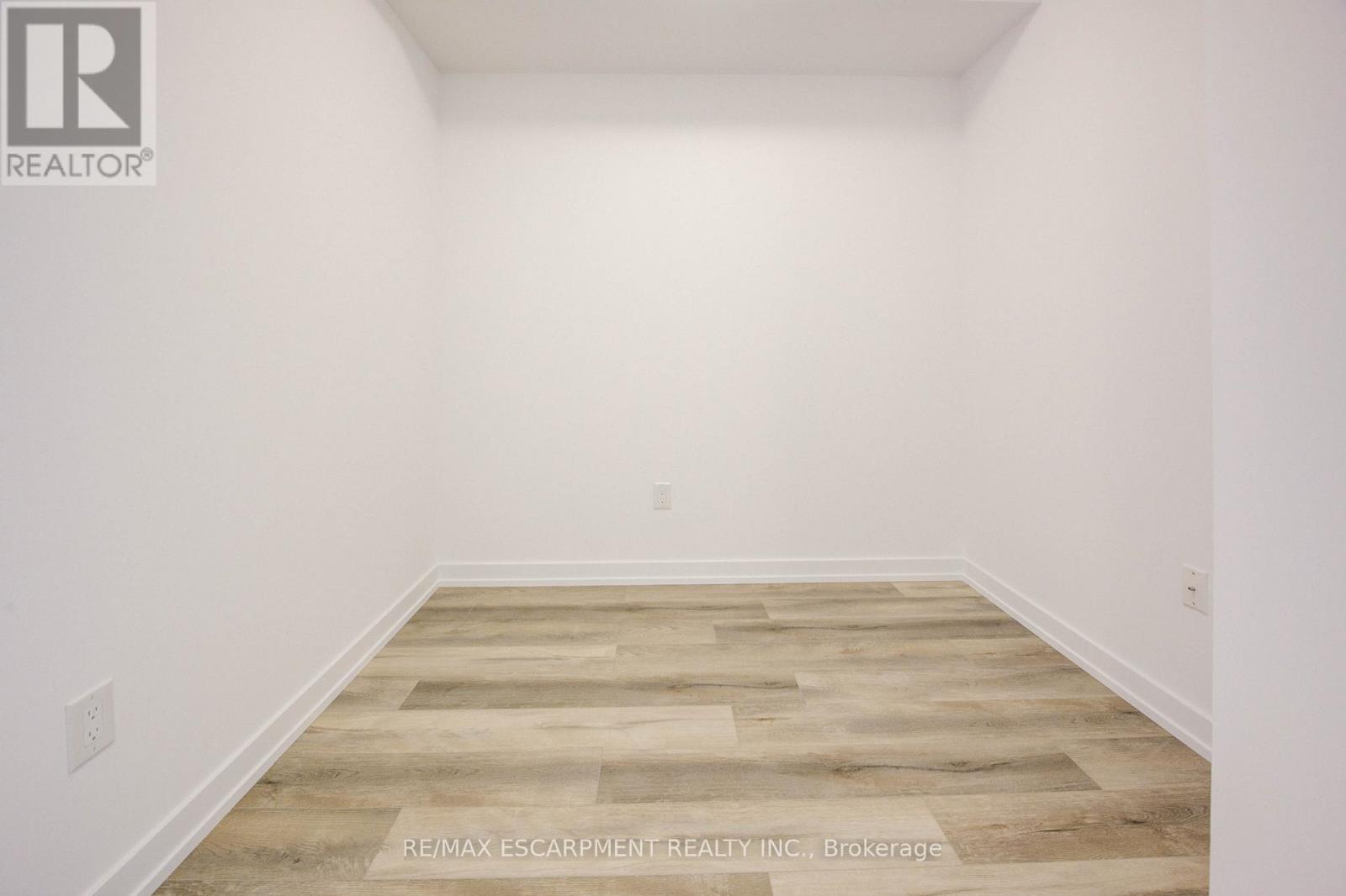 234 - 10 Mallard Trail, Hamilton, Ontario  L8B 2A7 - Photo 9 - X12889722