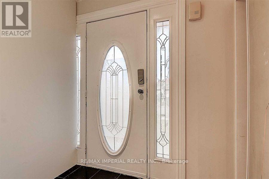 297 Ruggles Avenue, Richmond Hill (Harding), Ontario  L4C 1Y9 - Photo 10 - N12747412