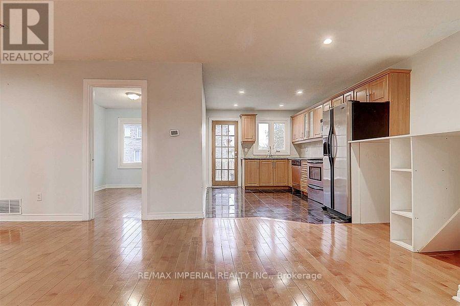 297 Ruggles Avenue, Richmond Hill (Harding), Ontario  L4C 1Y9 - Photo 17 - N12747412