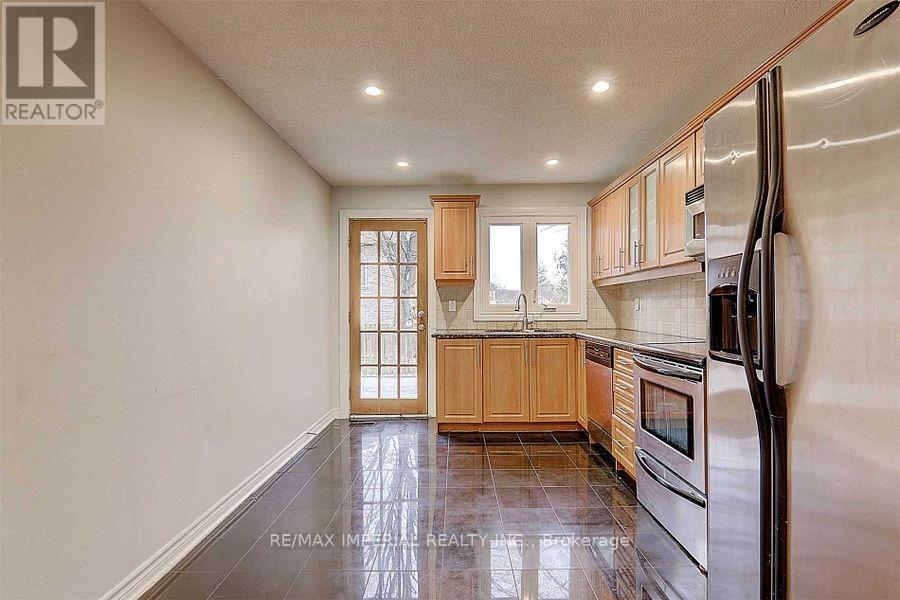 297 Ruggles Avenue, Richmond Hill (Harding), Ontario  L4C 1Y9 - Photo 19 - N12747412