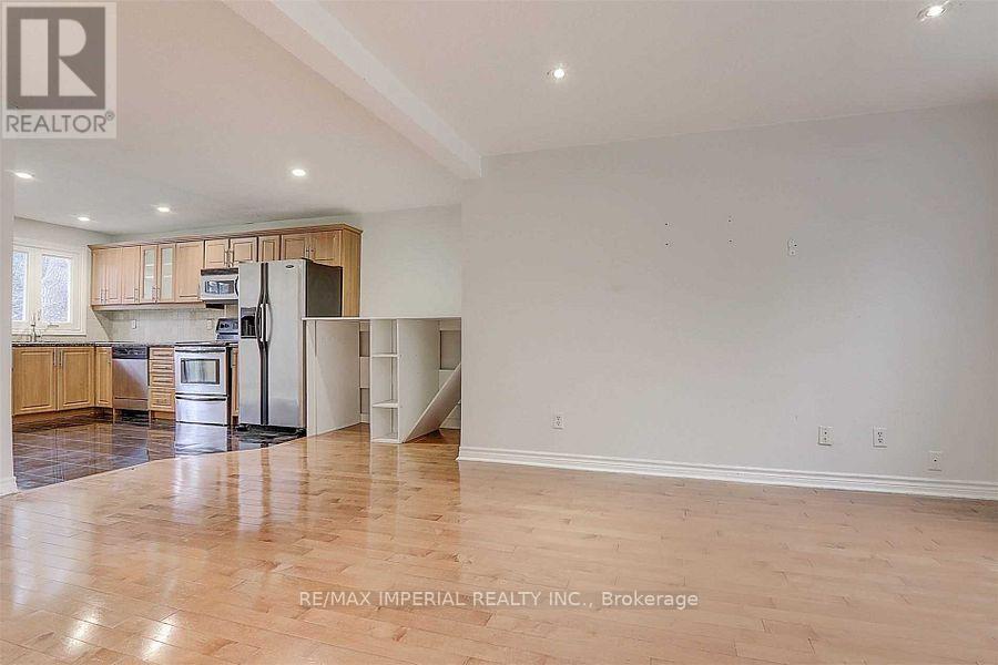 297 Ruggles Avenue, Richmond Hill (Harding), Ontario  L4C 1Y9 - Photo 16 - N12747412