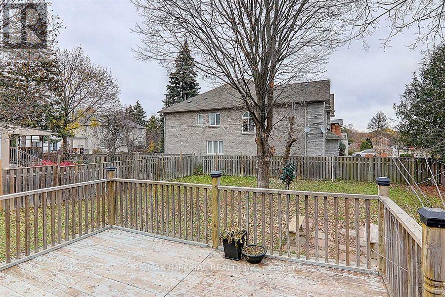 297 Ruggles Avenue, Richmond Hill (Harding), Ontario  L4C 1Y9 - Photo 5 - N12747412