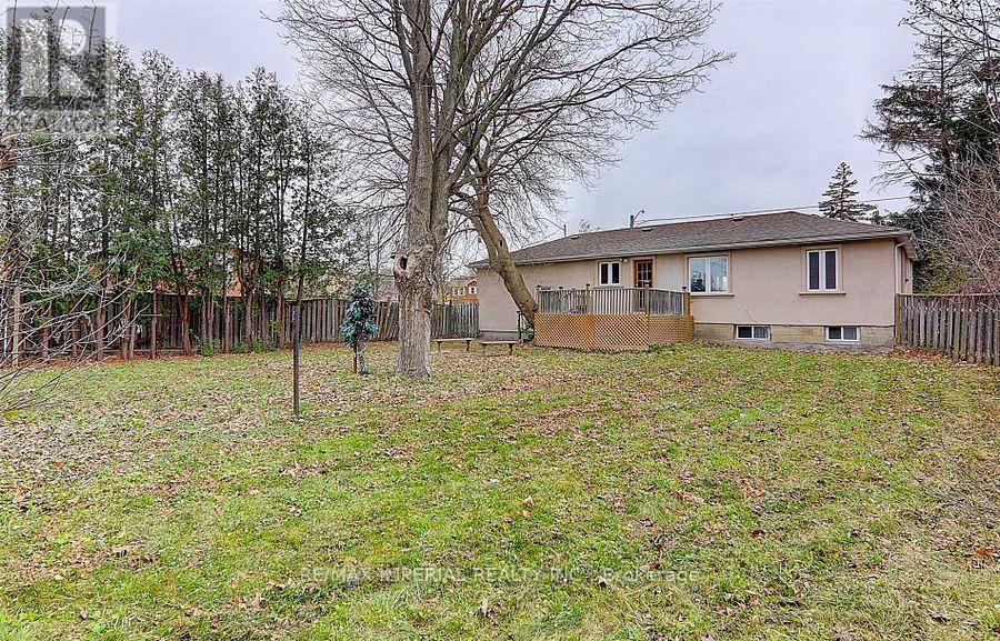 297 Ruggles Avenue, Richmond Hill (Harding), Ontario  L4C 1Y9 - Photo 9 - N12747412