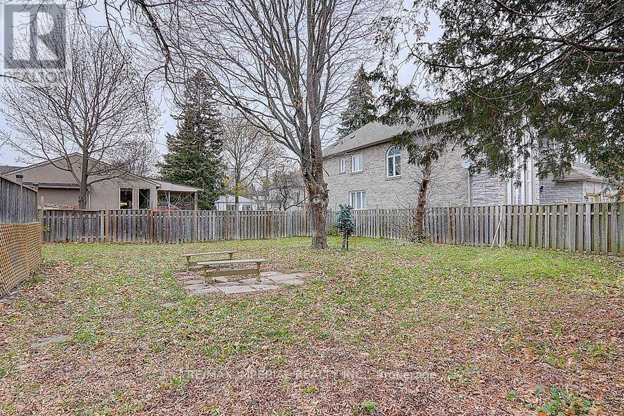 297 Ruggles Avenue, Richmond Hill (Harding), Ontario  L4C 1Y9 - Photo 6 - N12747412