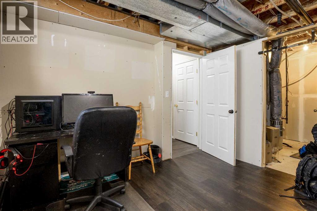 31 Ross Place, Crossfield, Alberta  T0M 0S0 - Photo 23 - A2292693