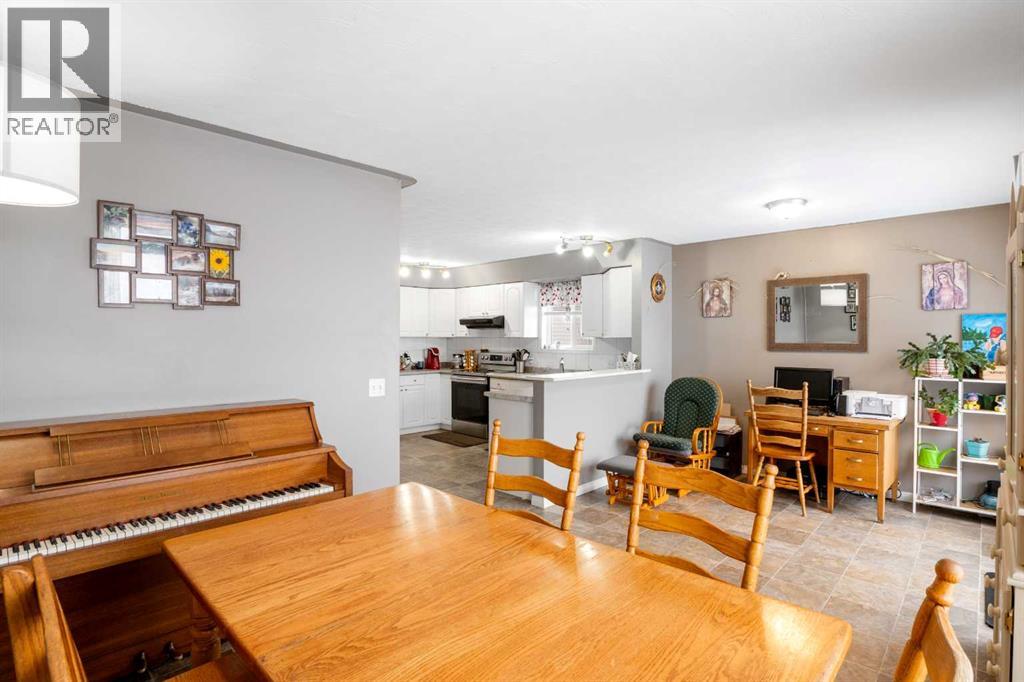 31 Ross Place, Crossfield, Alberta  T0M 0S0 - Photo 10 - A2292693