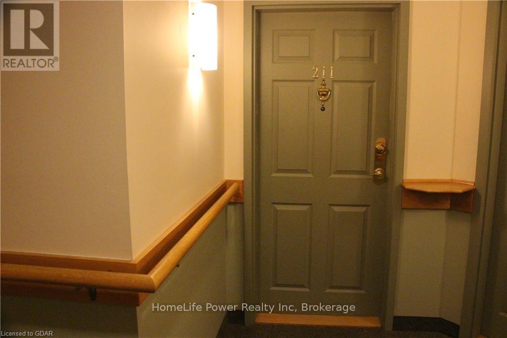 211 - 20 St George Street, Kitchener, Ontario  N2G 2S7 - Photo 2 - X12889740