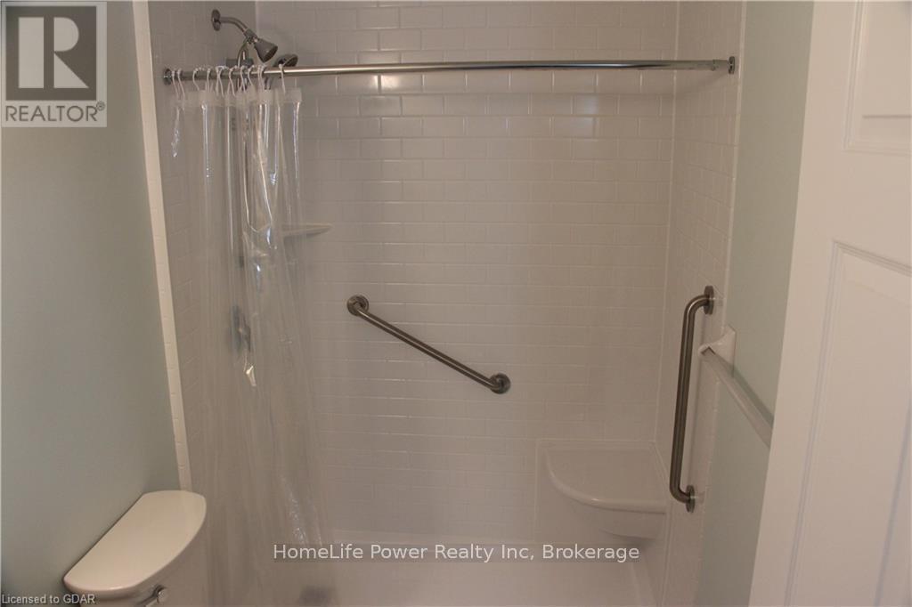 211 - 20 St George Street, Kitchener, Ontario  N2G 2S7 - Photo 6 - X12889740