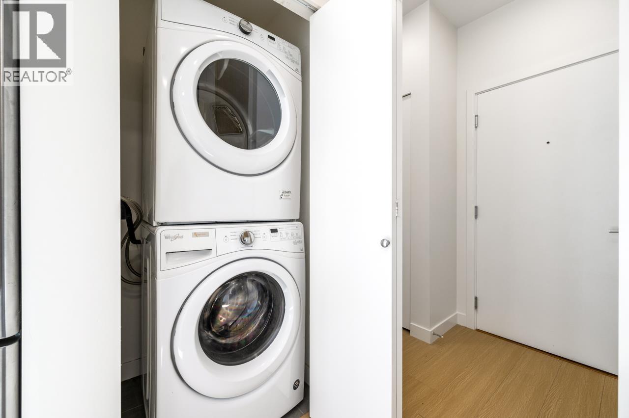 215 5460 Broadway, Burnaby, British Columbia  V5B 0B4 - Photo 14 - R3100229